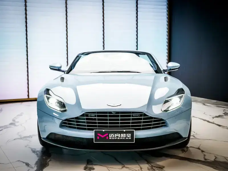 2019 Aston Martin DB11 с пробегом 21 000 км