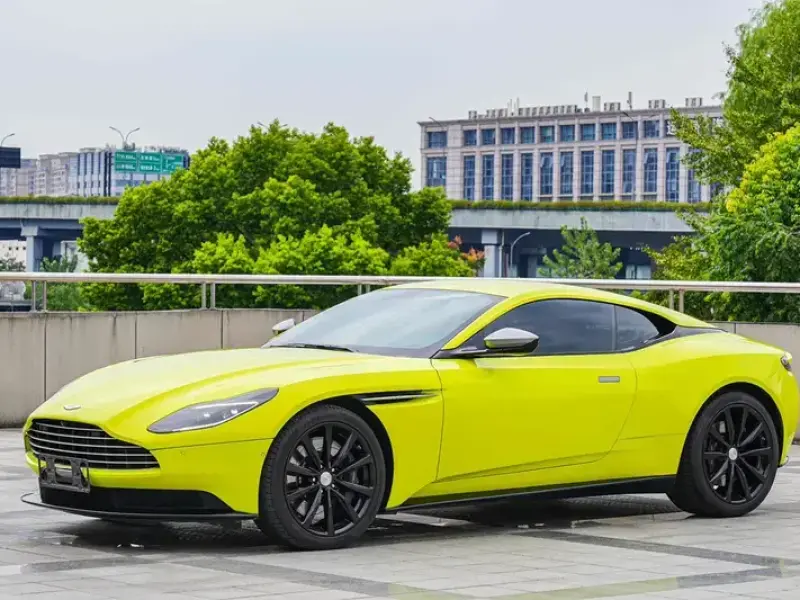 2019 Aston Martin DB11 с пробегом 15 900 км
