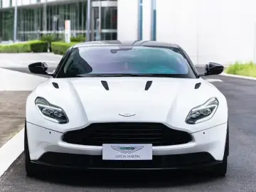 2017 Aston Martin DB11 с пробегом 24 000 км