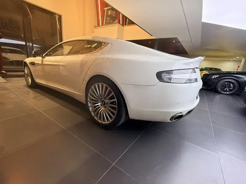 2013 Aston Martin Rapide с пробегом 50 000 км