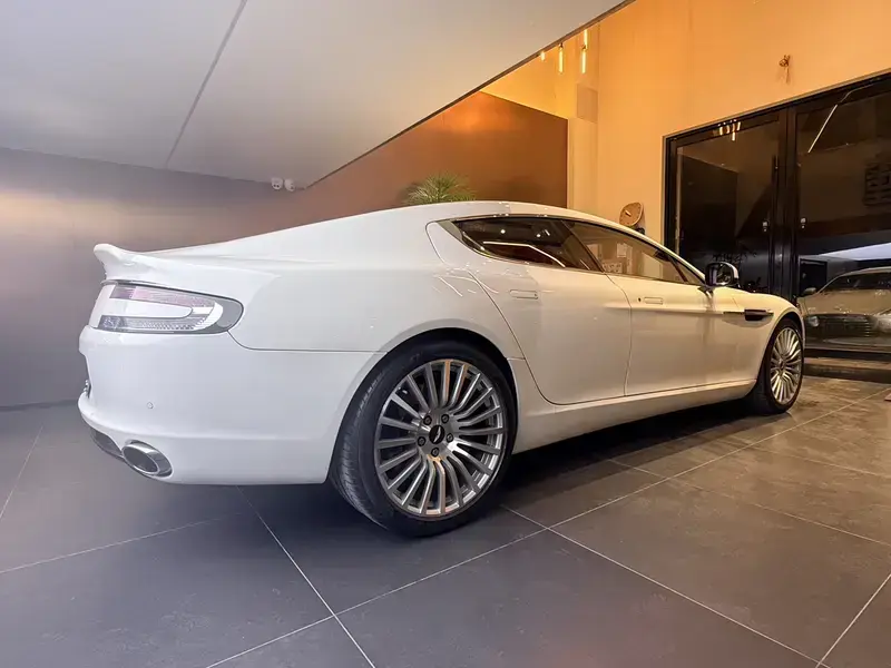 2013 Aston Martin Rapide с пробегом 50 000 км