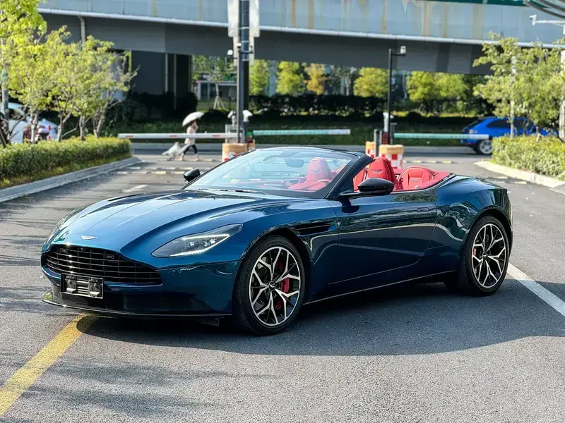 2019 Aston Martin DB11 с пробегом 49 000 км