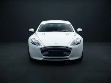 2015 Aston Martin Rapide с пробегом 17 000 км