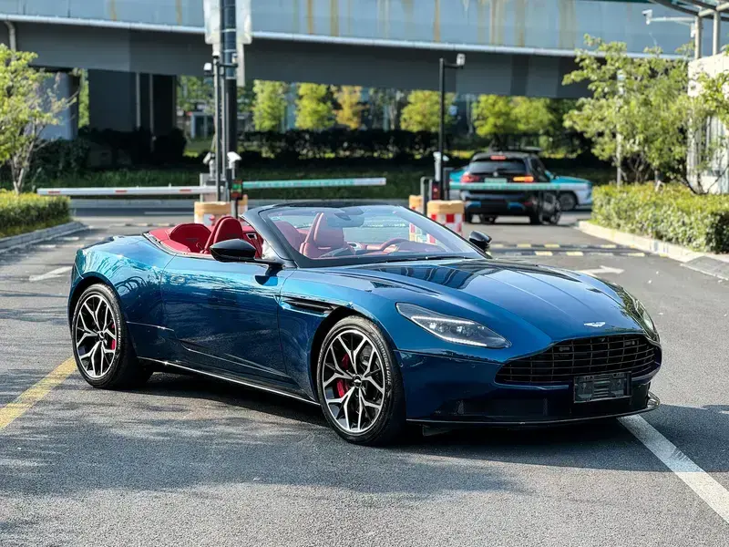 2019 Aston Martin DB11 с пробегом 49 000 км