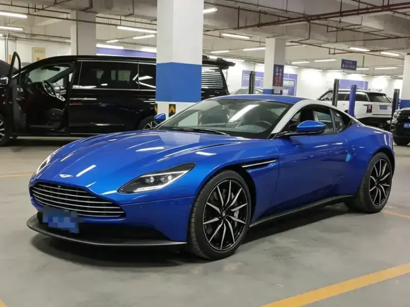 2019 Aston Martin DB11 с пробегом 33 000 км