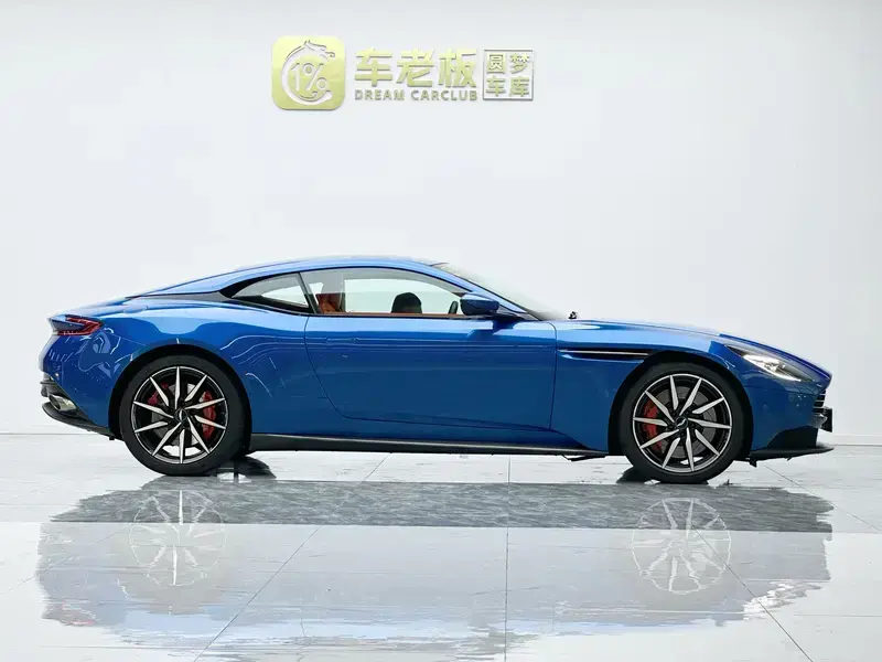 2019 Aston Martin DB11 с пробегом 26 100 км