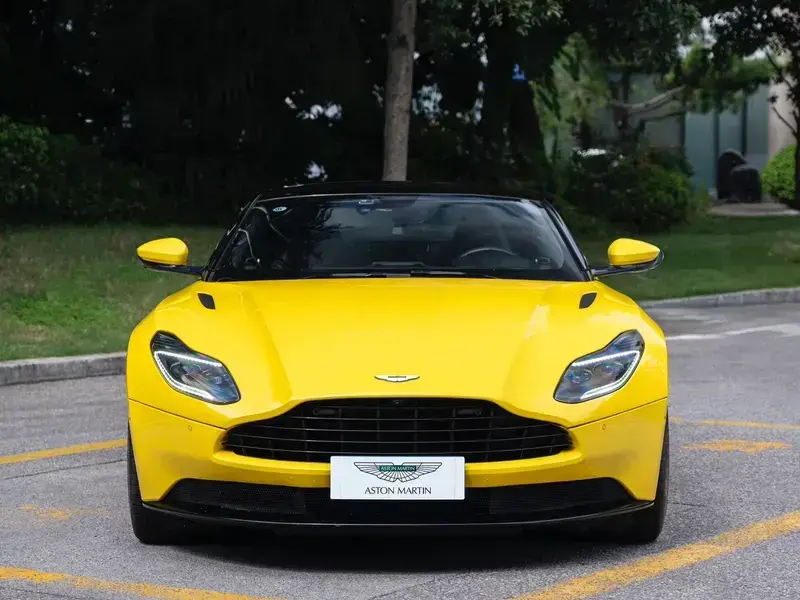2019 Aston Martin DB11 с пробегом 43 000 км