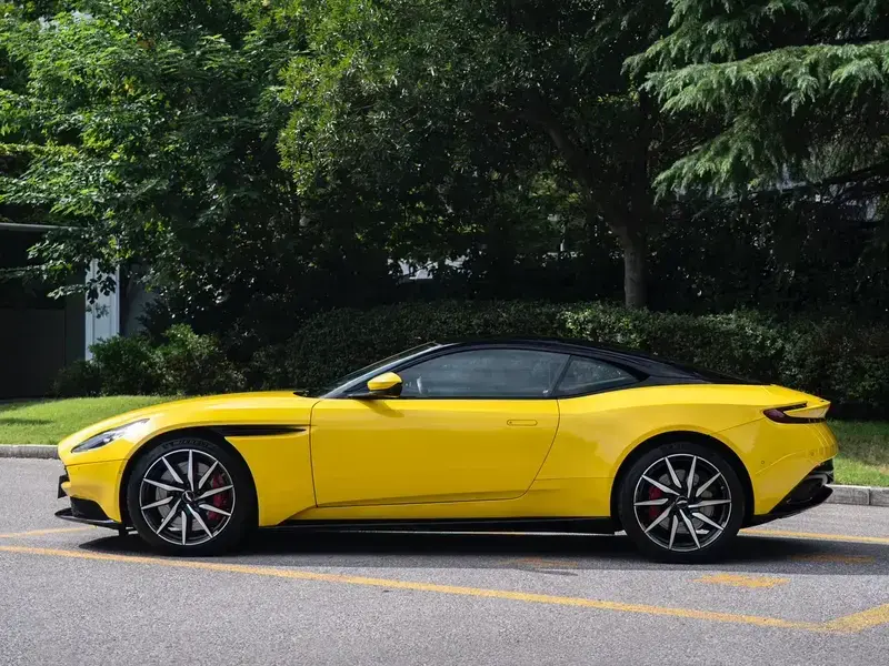 2019 Aston Martin DB11 с пробегом 43 000 км