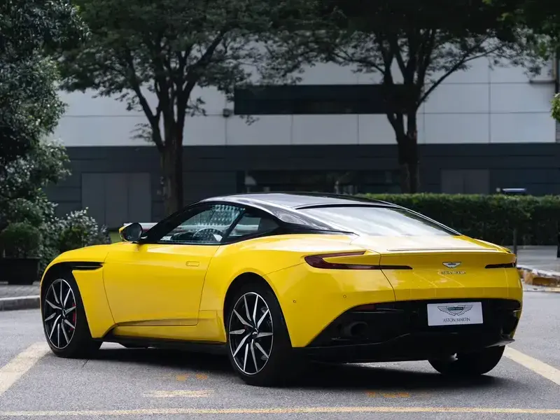 2019 Aston Martin DB11 с пробегом 43 000 км