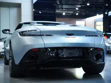 2020 Aston Martin DB11 с пробегом 17 500 км