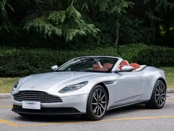 Aston Martin DB11