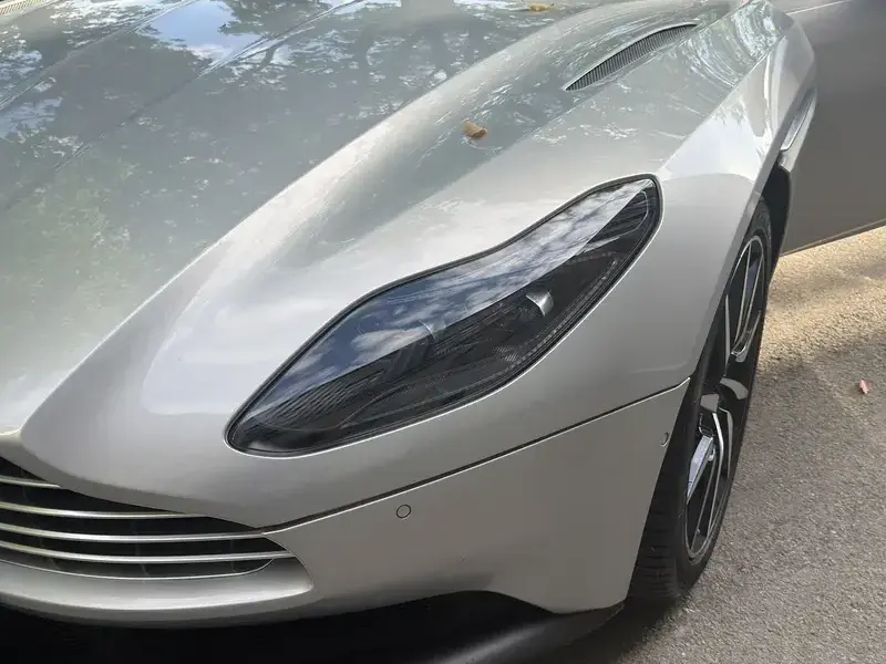 2020 Aston Martin DB11 с пробегом 24 000 км