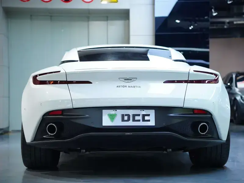 2020 Aston Martin DB11 с пробегом 9 500 км