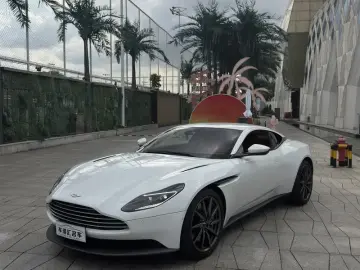 Aston Martin DB11