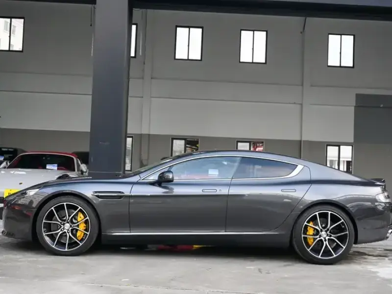 2013 Aston Martin Rapide с пробегом 14 000 км