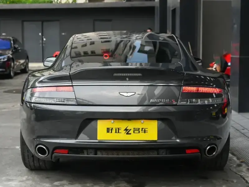 2013 Aston Martin Rapide с пробегом 14 000 км