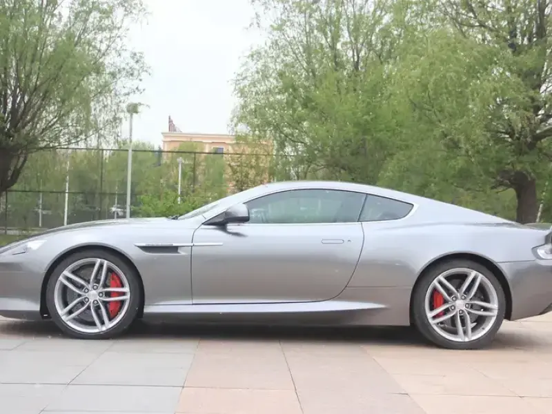2014 Aston Martin DB9 с пробегом 26 000 км