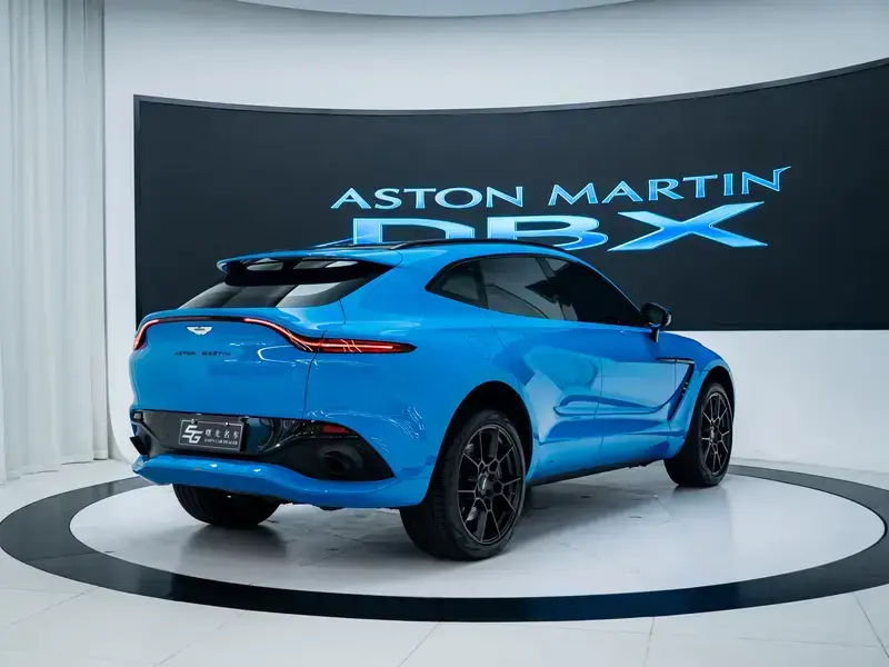 2022 Aston Martin DBX с пробегом 31 000 км