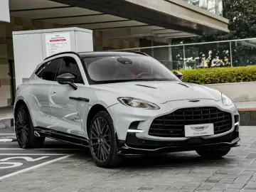 2023 Aston Martin DBX с пробегом 32 000 км