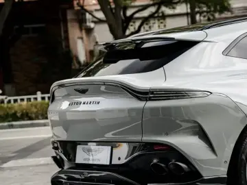 2023 Aston Martin DBX с пробегом 32 000 км