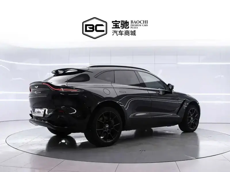 2021 Aston Martin DBX с пробегом 50 000 км