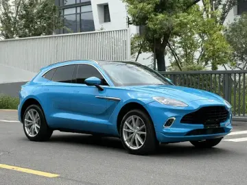 2023 Aston Martin DBX с пробегом 13 000 км