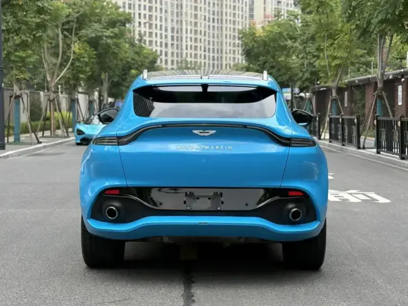 2023 Aston Martin DBX с пробегом 13 000 км