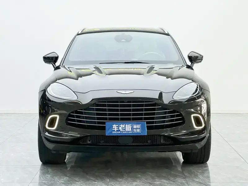 2022 Aston Martin DBX с пробегом 18 100 км