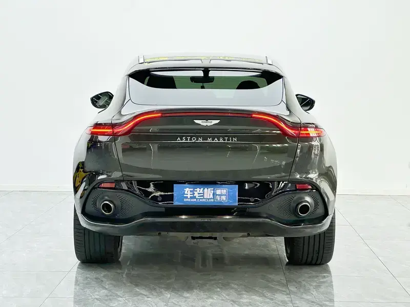 2022 Aston Martin DBX с пробегом 18 100 км