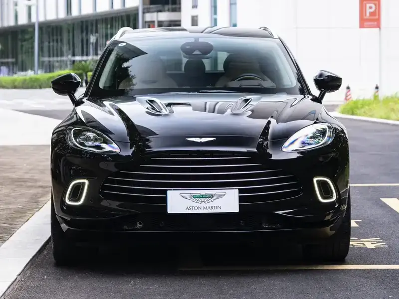 2021 Aston Martin DBX с пробегом 28 000 км