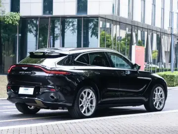 2021 Aston Martin DBX с пробегом 28 000 км