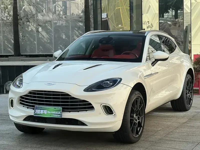 2020 Aston Martin DBX с пробегом 44 000 км
