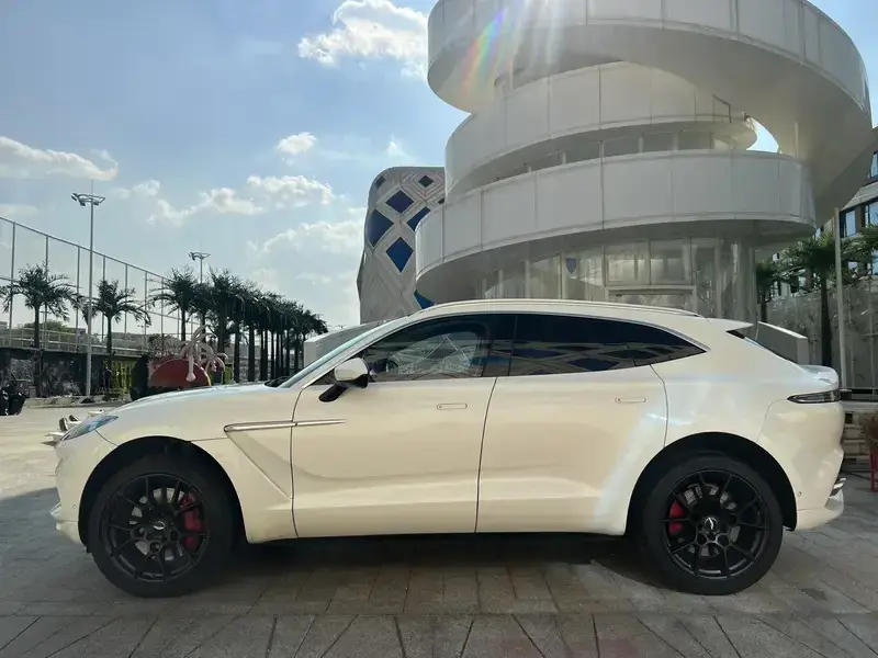 2020 Aston Martin DBX с пробегом 44 000 км