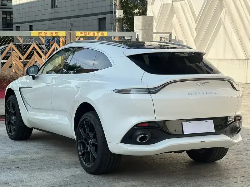 2020 Aston Martin DBX с пробегом 44 000 км
