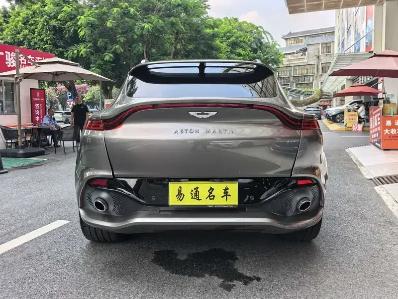 2021 Aston Martin DBX с пробегом 83 000 км
