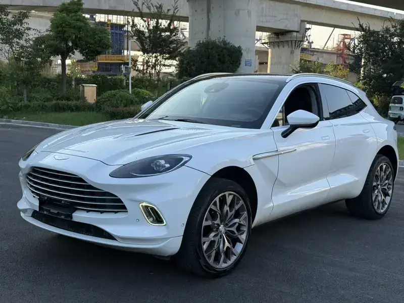 2021 Aston Martin DBX с пробегом 100 000 км
