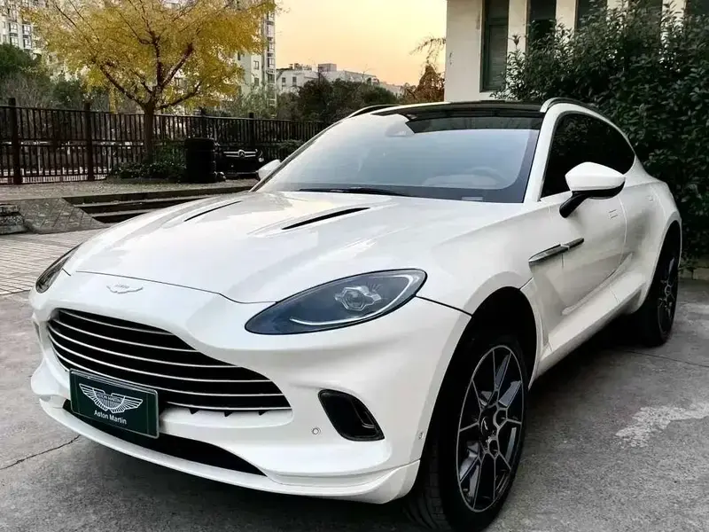 2022 Aston Martin DBX с пробегом 23 000 км
