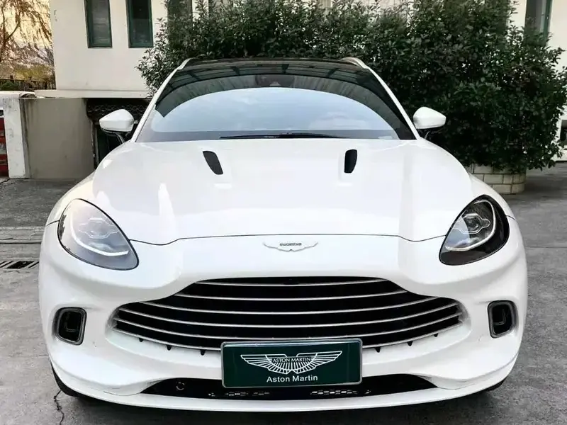 2022 Aston Martin DBX с пробегом 23 000 км