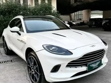 2022 Aston Martin DBX с пробегом 23 000 км