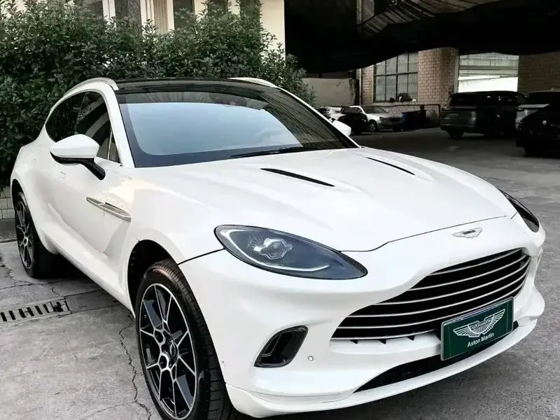 2022 Aston Martin DBX с пробегом 23 000 км