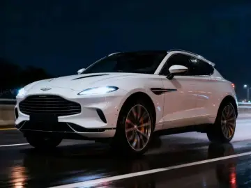 2022 Aston Martin DBX с пробегом 23 000 км