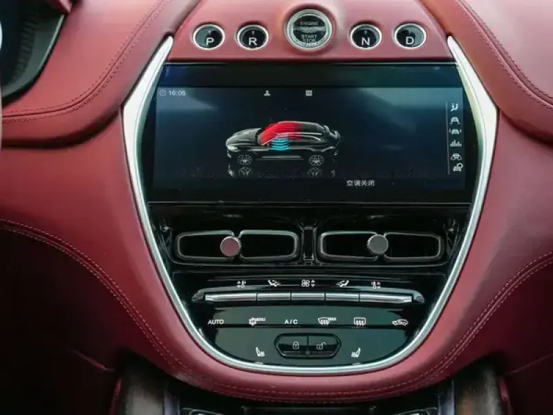 2022 Aston Martin DBX с пробегом 23 000 км