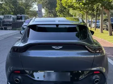2023 Aston Martin DBX с пробегом 16 000 км