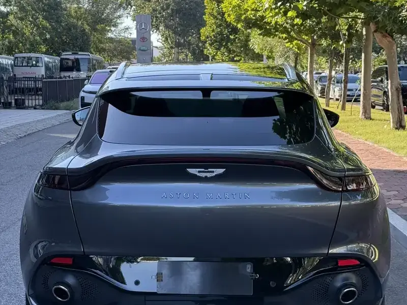 2023 Aston Martin DBX с пробегом 16 000 км