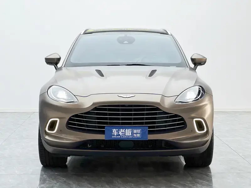 2020 Aston Martin DBX с пробегом 35 700 км