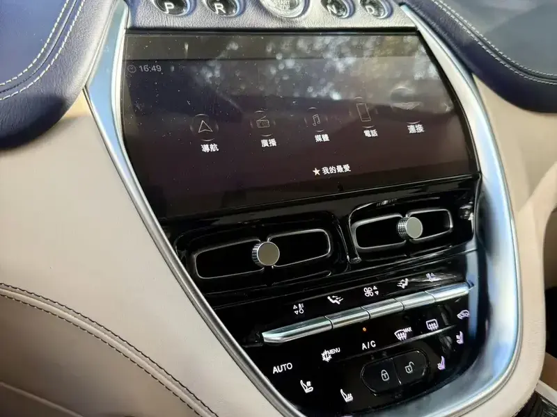 2020 Aston Martin DBX с пробегом 43 700 км