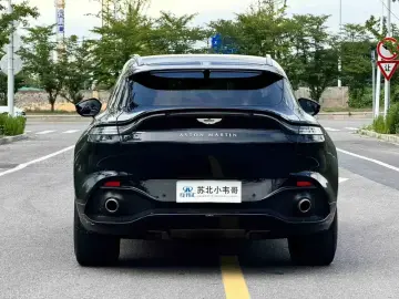 2022 Aston Martin DBX с пробегом 18 000 км