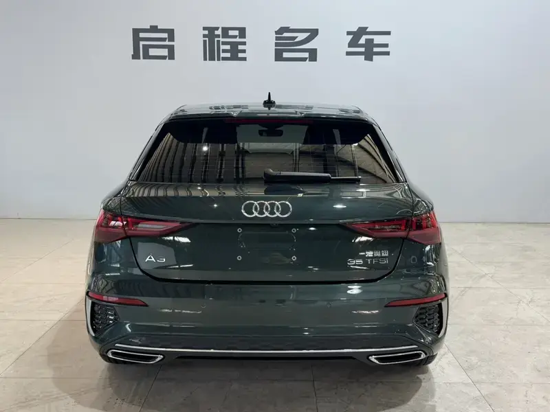 2024 Audi A3 с пробегом 6 000 км