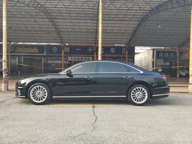 2021 Audi A8 с пробегом 125 600 км