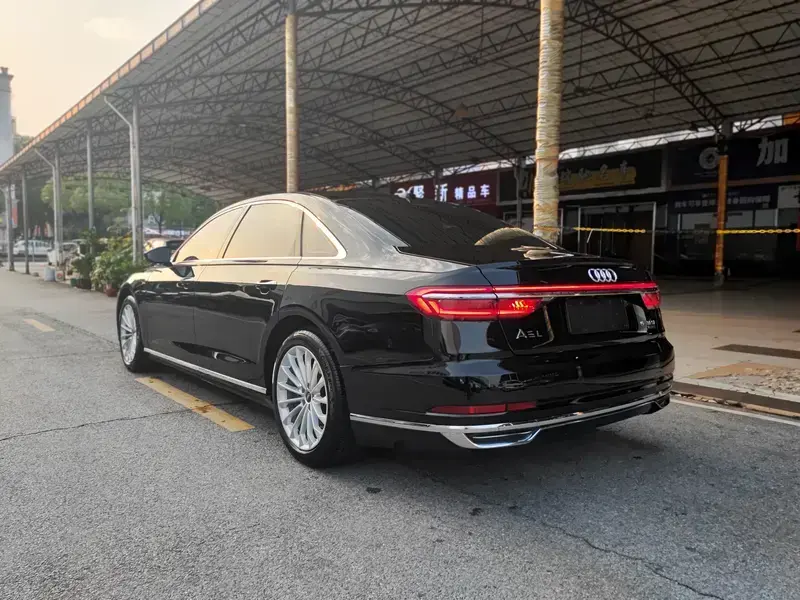 2021 Audi A8 с пробегом 125 600 км